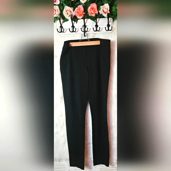 Reitmans Pants - Reitmans Classic Slimming Pinstripe Feature Slacks